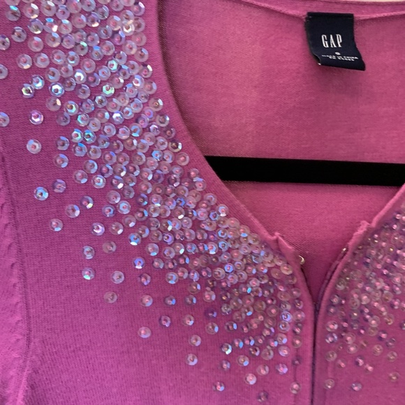 Elegant Sequin Magenta Knit Cardigan w/ Front Hook Closure - Picture 10 of 11